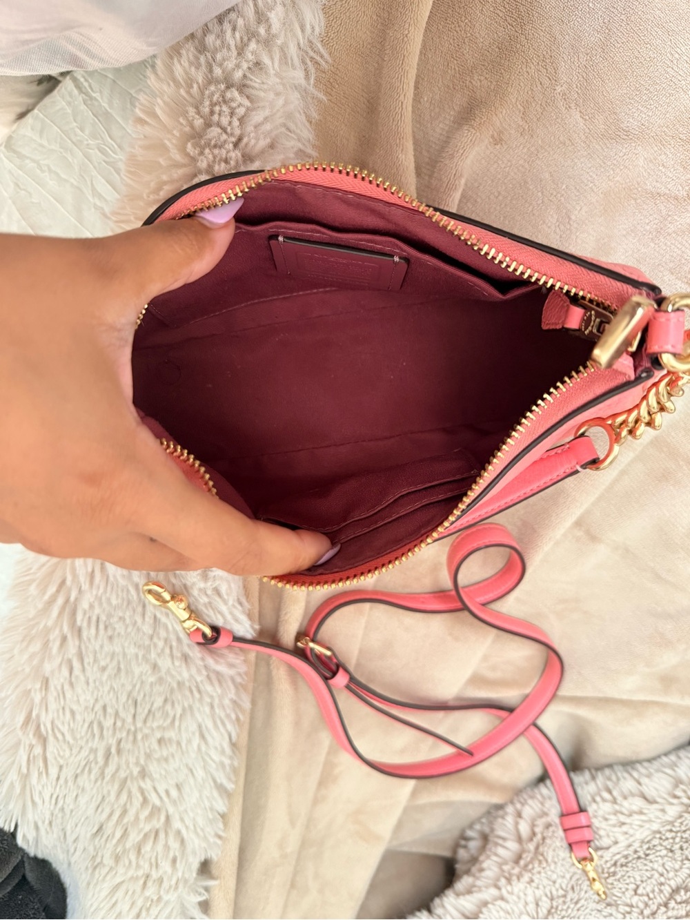 Coach Pink Pebbled Leather Shoulder Bag with Gold Chain Strap - Picture 3 of 4